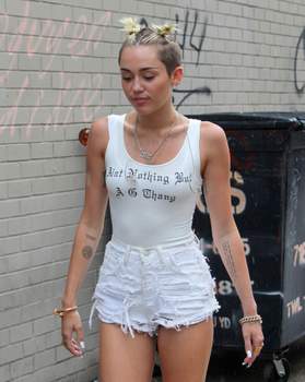 Miley-Cyrus_Update-x2jt8hmm14.jpg