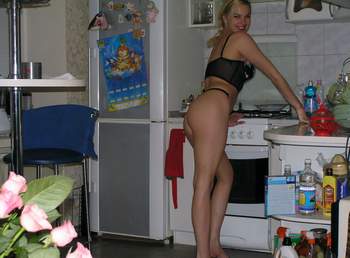 Nice Russian wife poses for usa34v4tgk4e.jpg