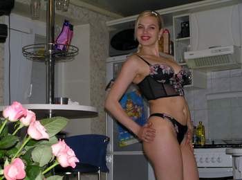 Nice Russian wife poses for ust34v4thzjv.jpg